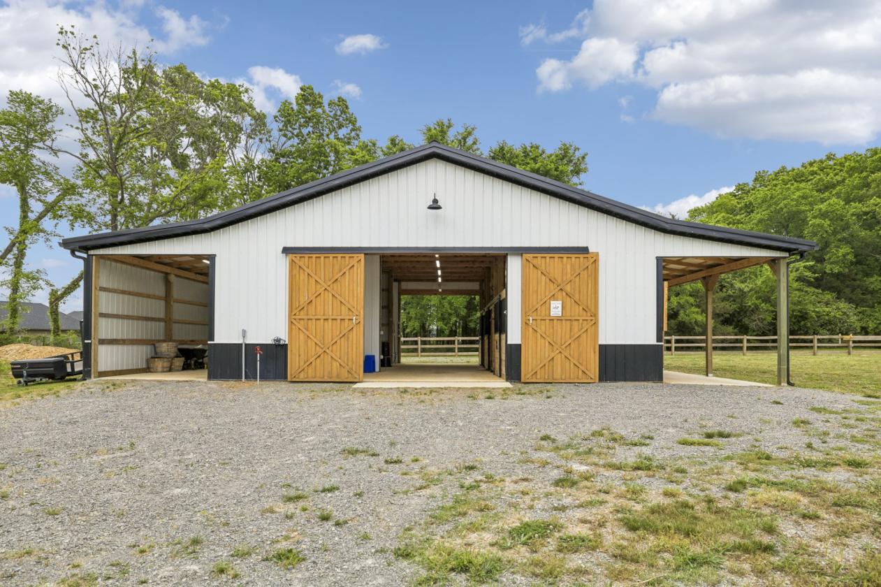 Luxury Meets Equestrian Life - photo 7