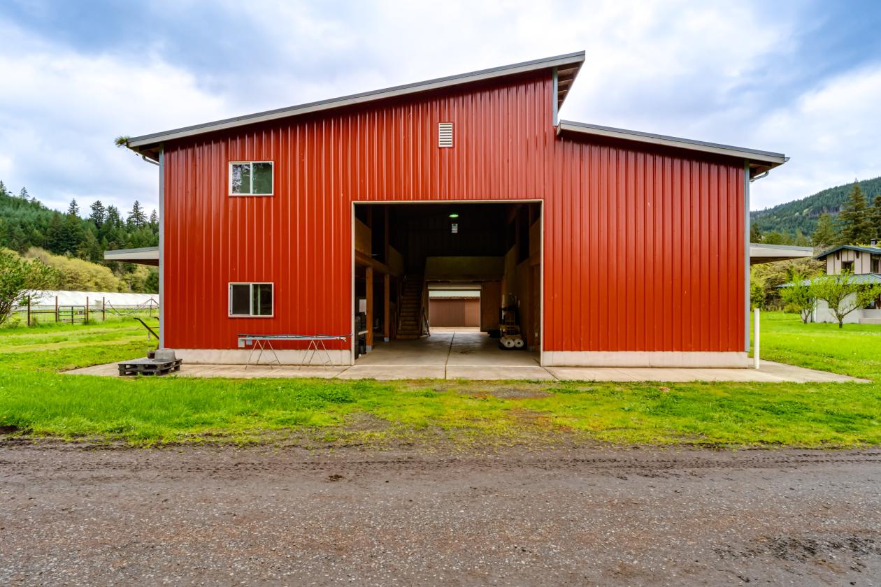 UNIQUE EQUESTRIAN AND ORGANIC FARM PROPERTY - photo 17