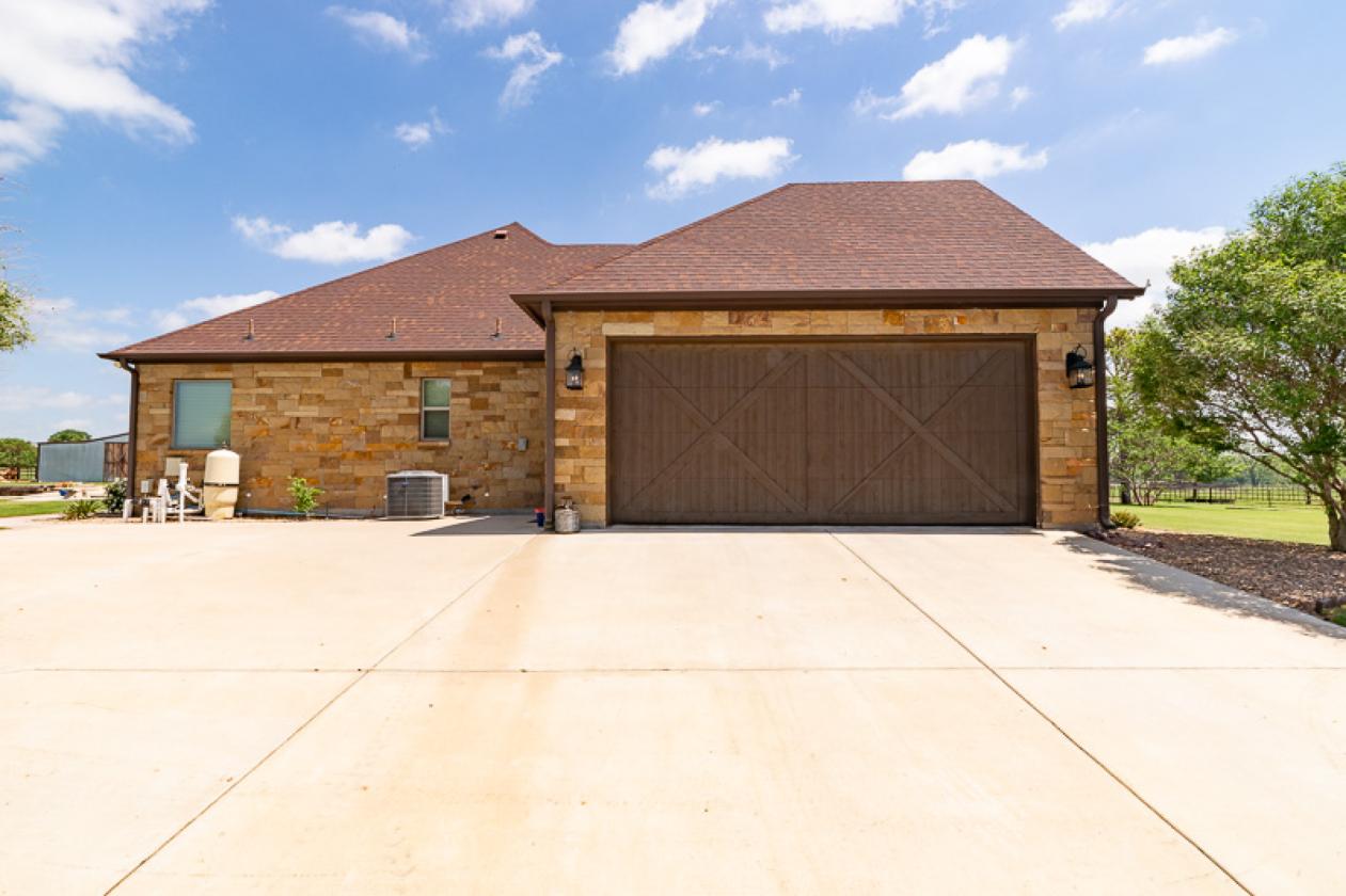 Scenic 64 Acre Horse & Cattle Property - photo 9