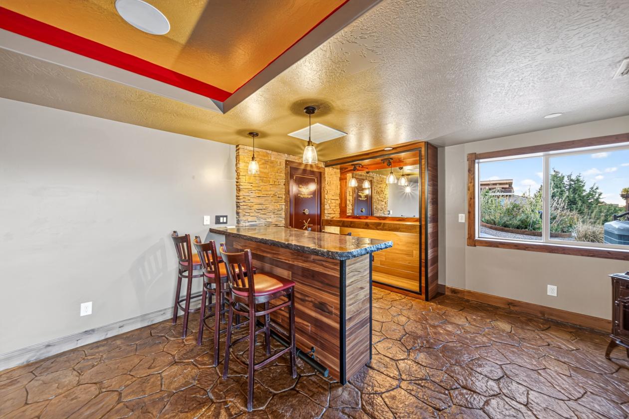 Masterfully crafted equestrian estate for sale. - photo 16