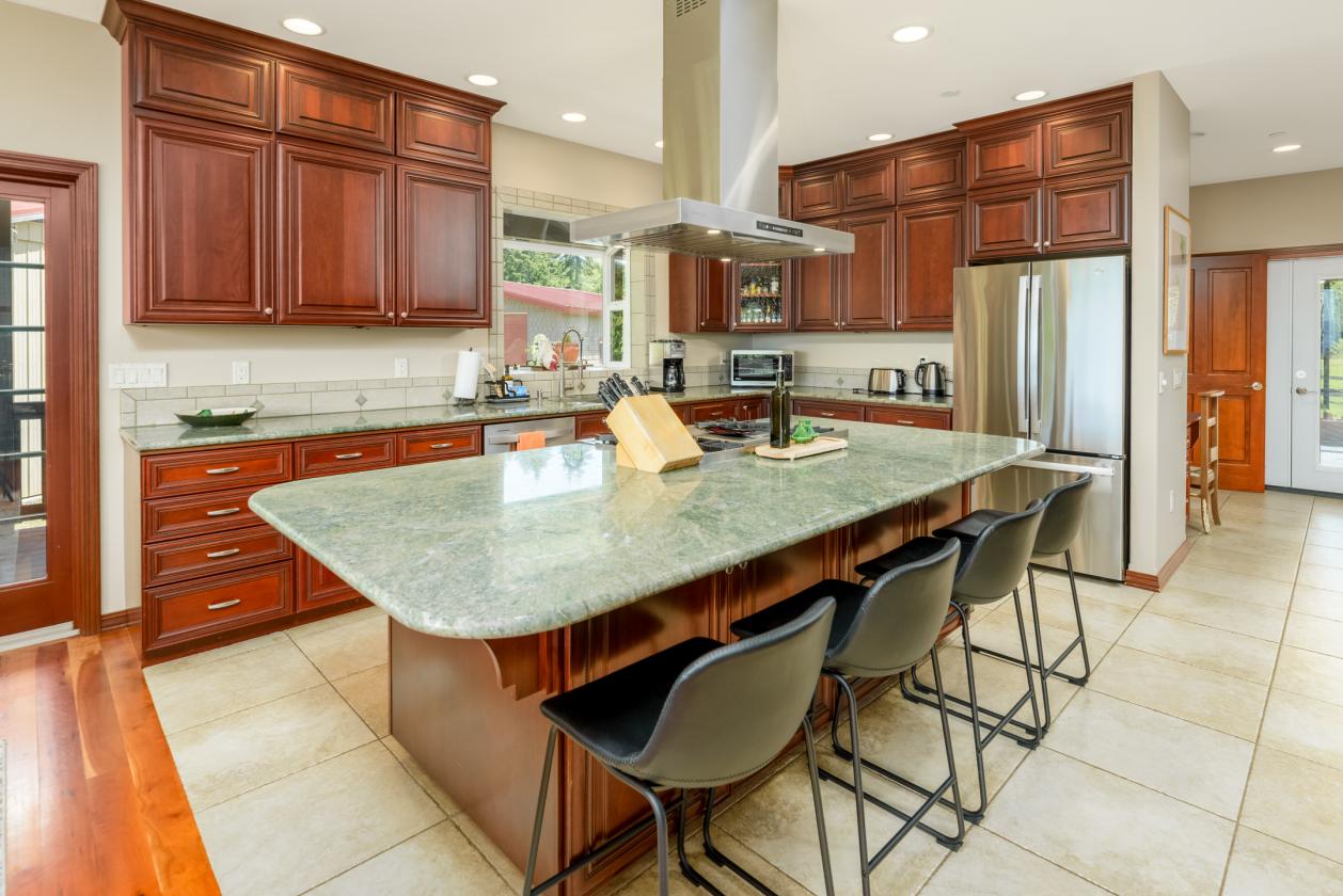 Luxury Equestrian Estate w/Beautiful Water Views - photo 11