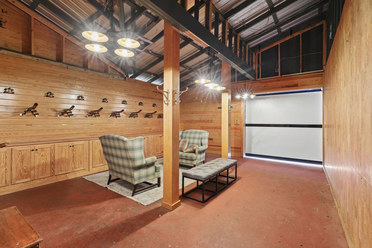 LUXURY TURNKEY 28.62-ACRE EQUESTRIAN ESTATE - photo 23