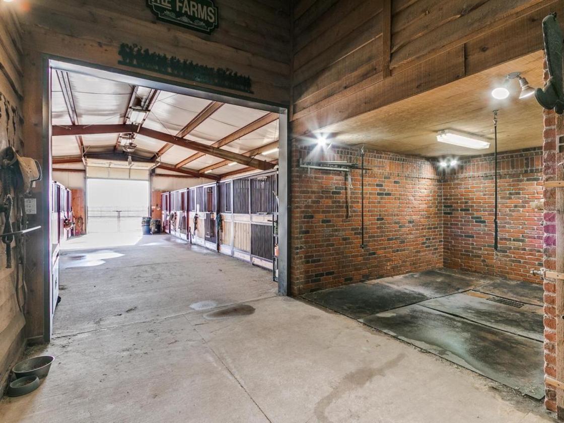 -Indoor Arena and More in Piedmont, OK - photo 14