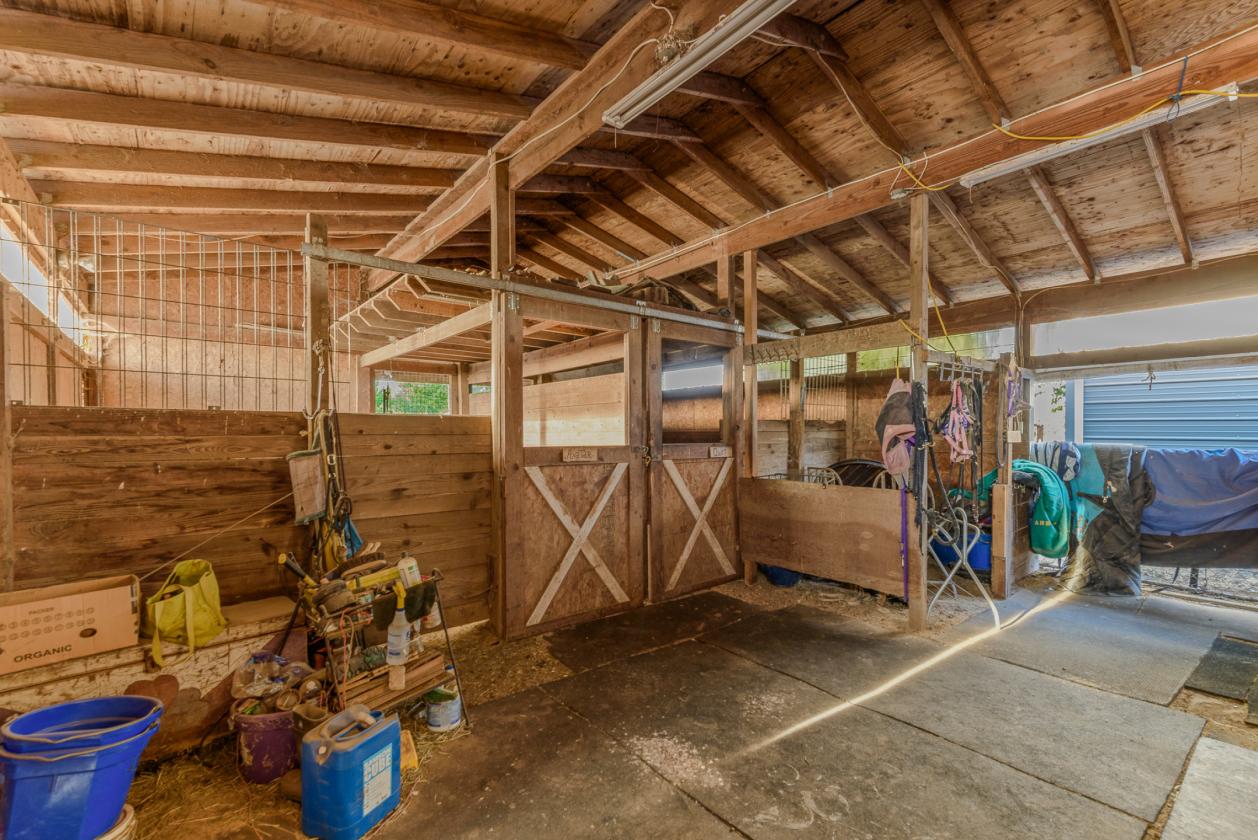 5 Ac Horse Property w/3.5 Stall Barn & Lovely Home - photo 15