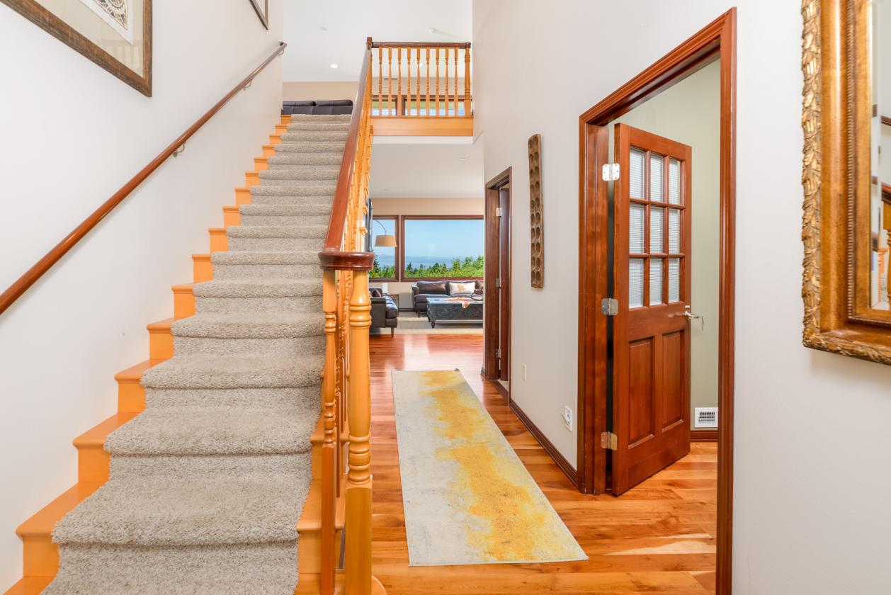 Luxury Equestrian Estate w/Beautiful Water Views - photo 8