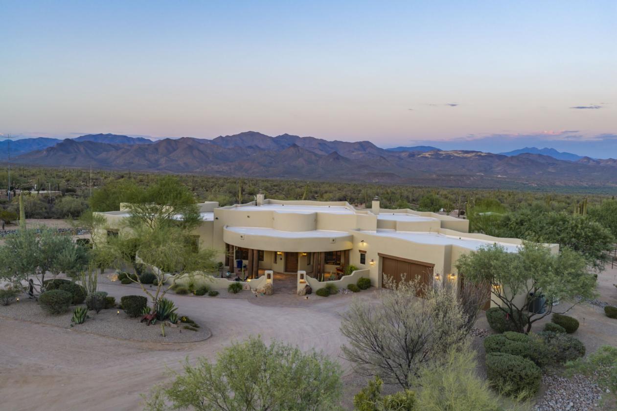 11 Acre Luxury Horse Property - Mountain Views - photo 5