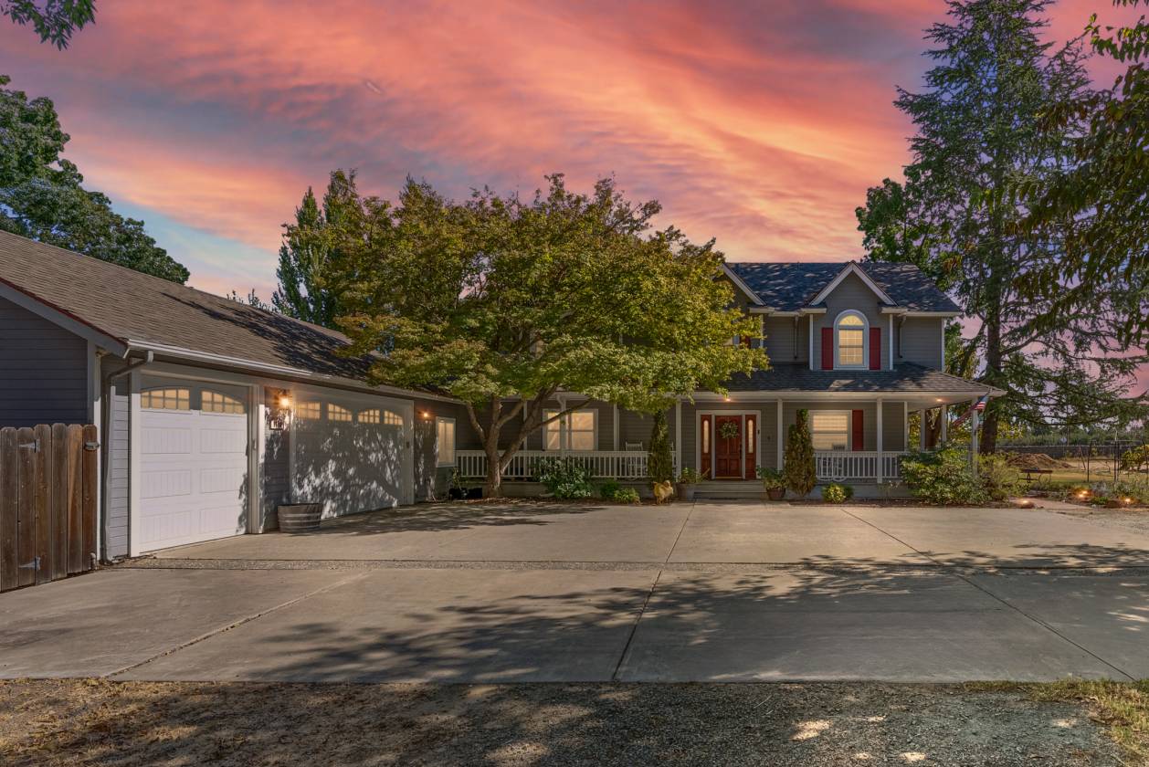 Horse Property for sale.