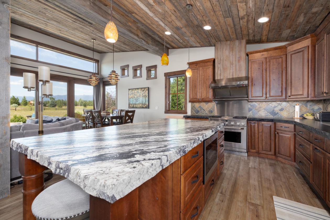 Equestrian property on Montana's #1 Golf Course - photo 8