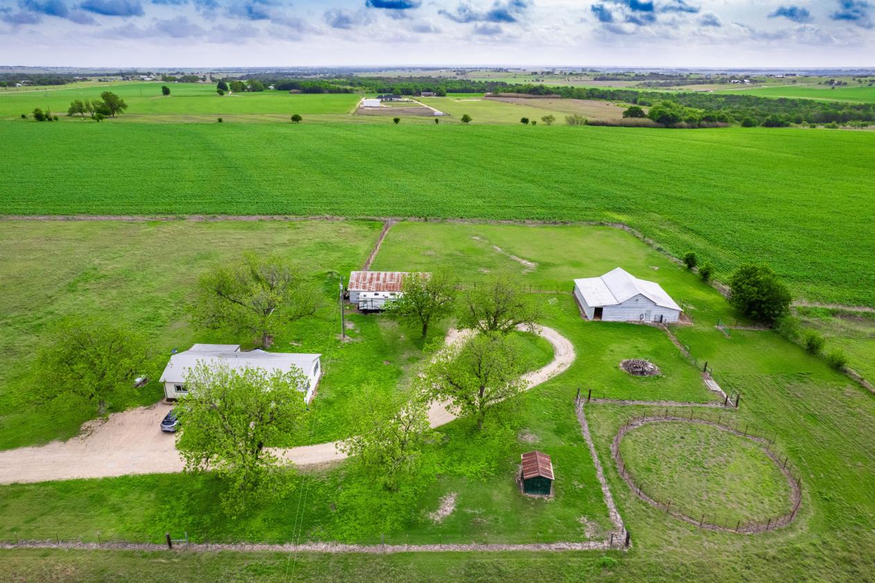 Classic 1946 Farmhouse with Barn & Arena - photo 21