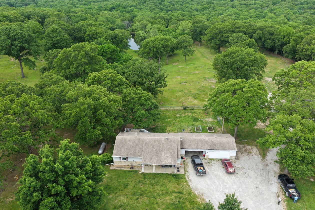 Nice Home and Wonderful Barn on 23.5 Acres - photo 8