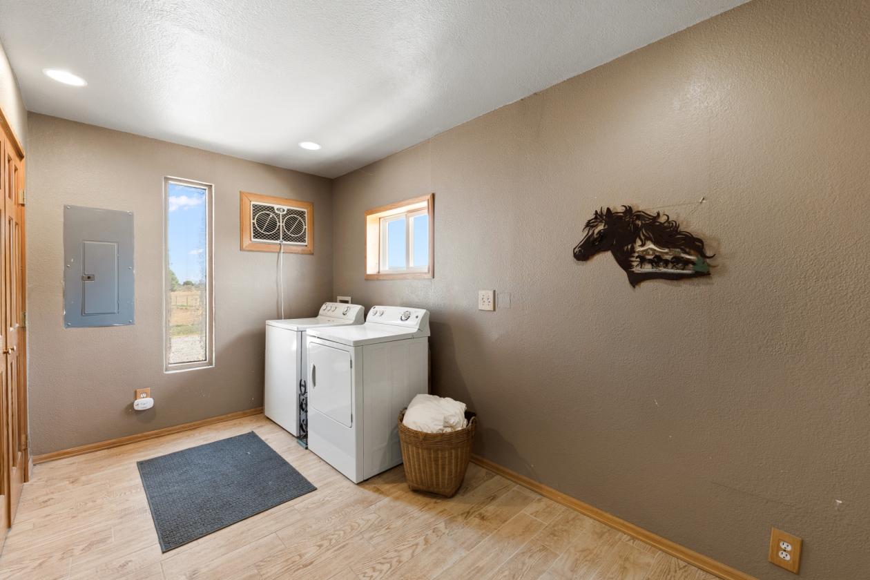 Horse Property with stunning views - photo 23