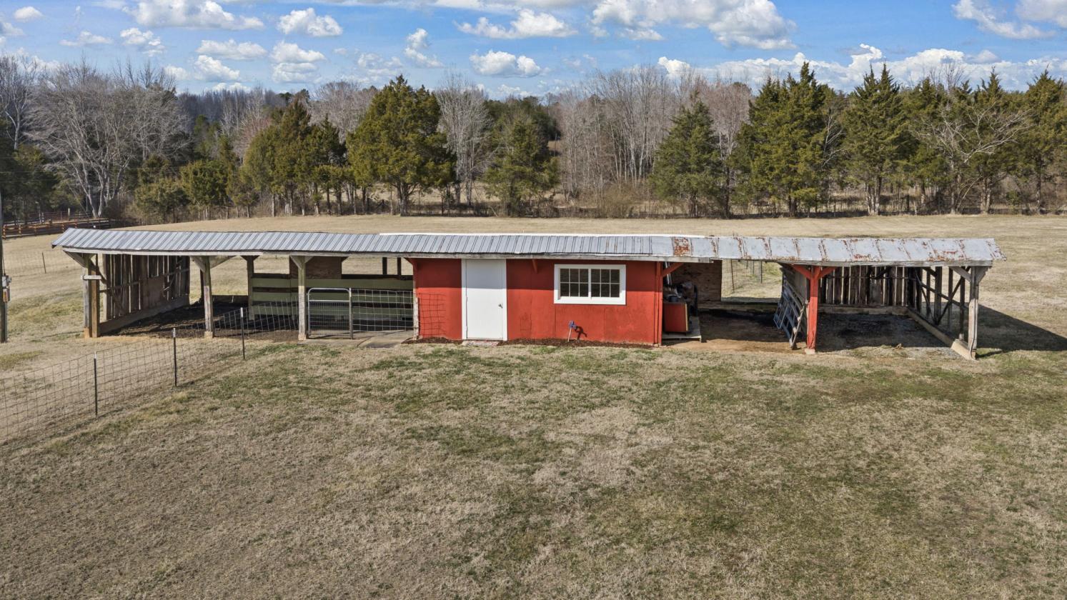 Sunny Side Up Farm | 9-Stall Equestrian Estate - photo 24
