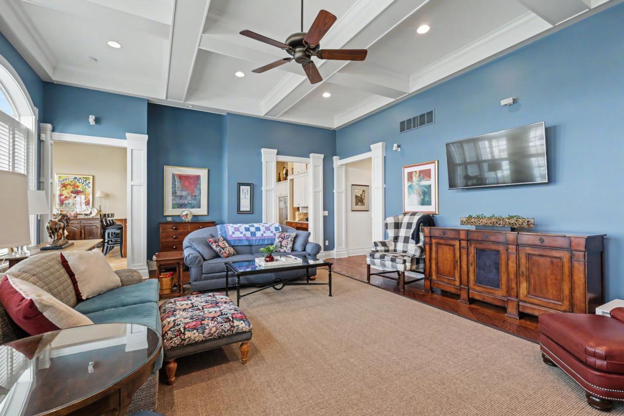 ONE-OF-A-KIND 10 ACRE EQUESTRIAN ESTATE - photo 26
