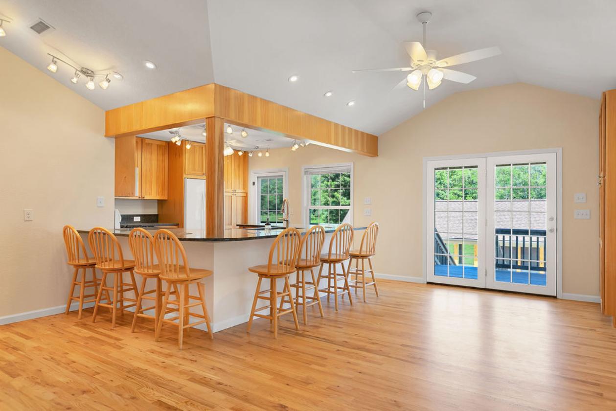 Stunning Equestrian Estate on 17 Acres - photo 10