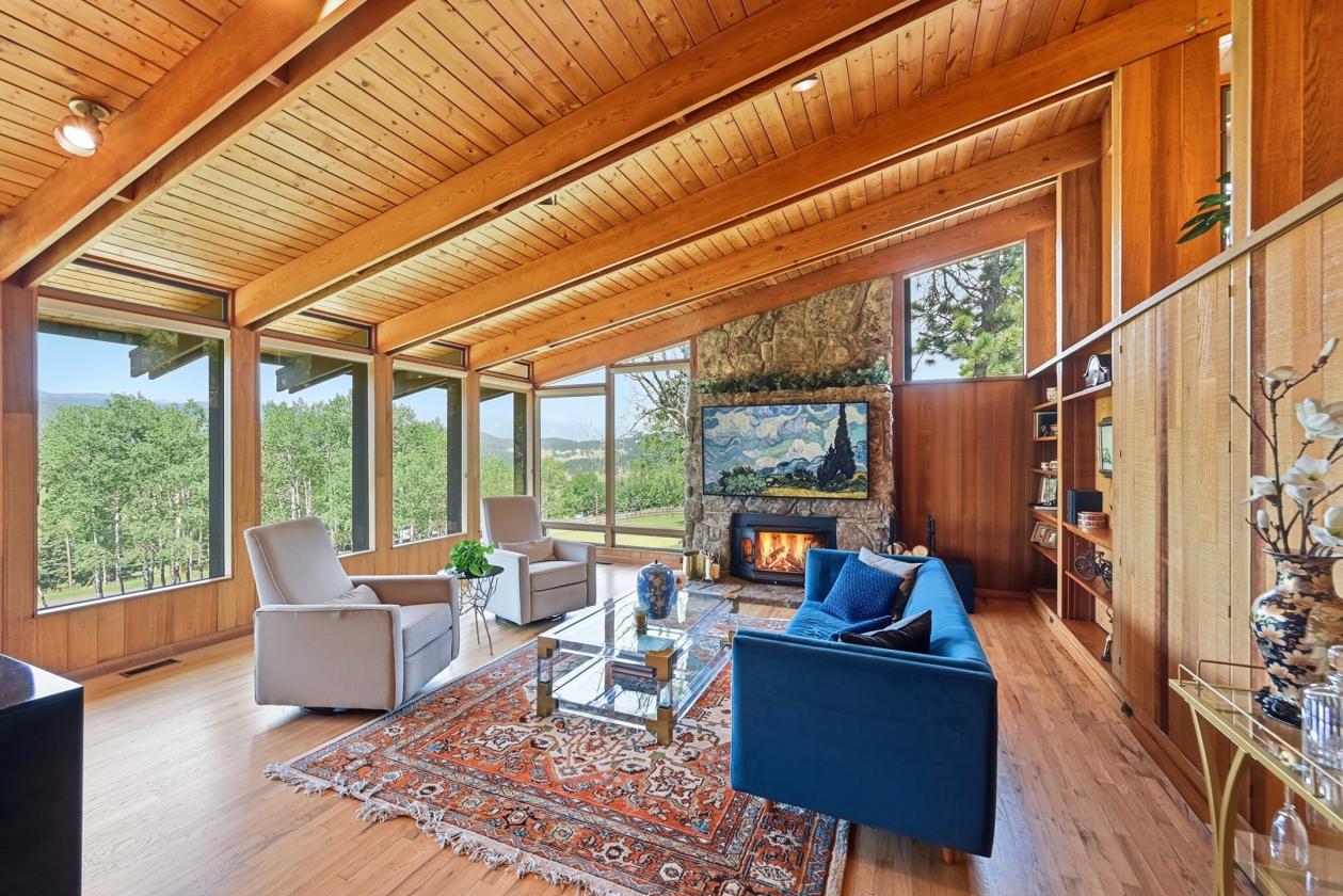 MCM Architecture & Mountain Views! - photo 8