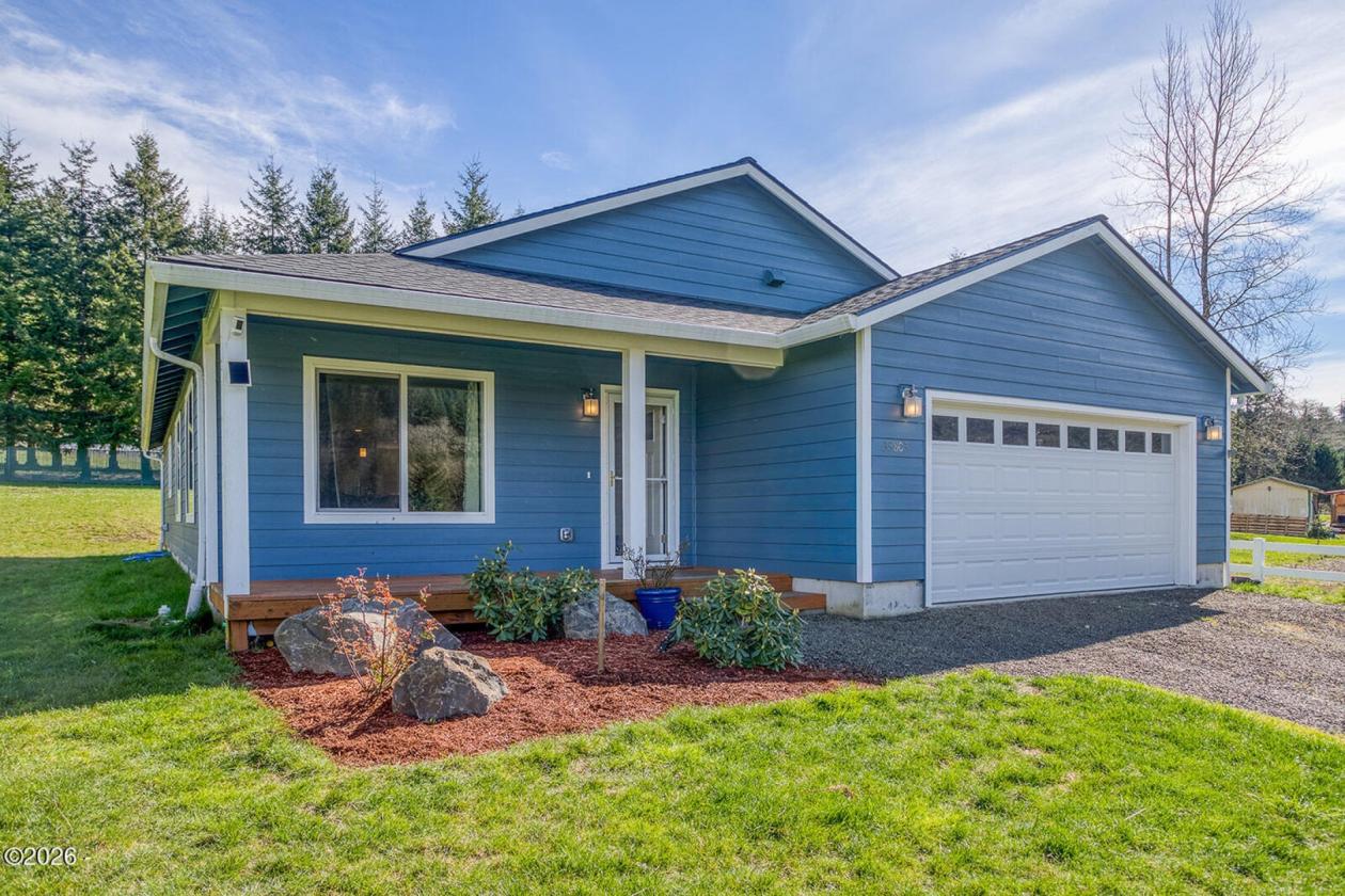 One-Owner HiLine Home Set on 2.92 Acres - photo 3