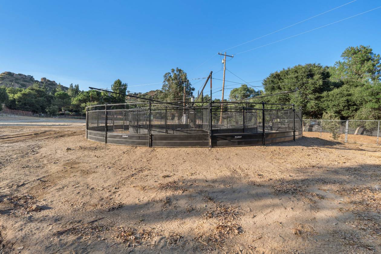 Serene 8-Acre Equestrian Retreat - photo 16