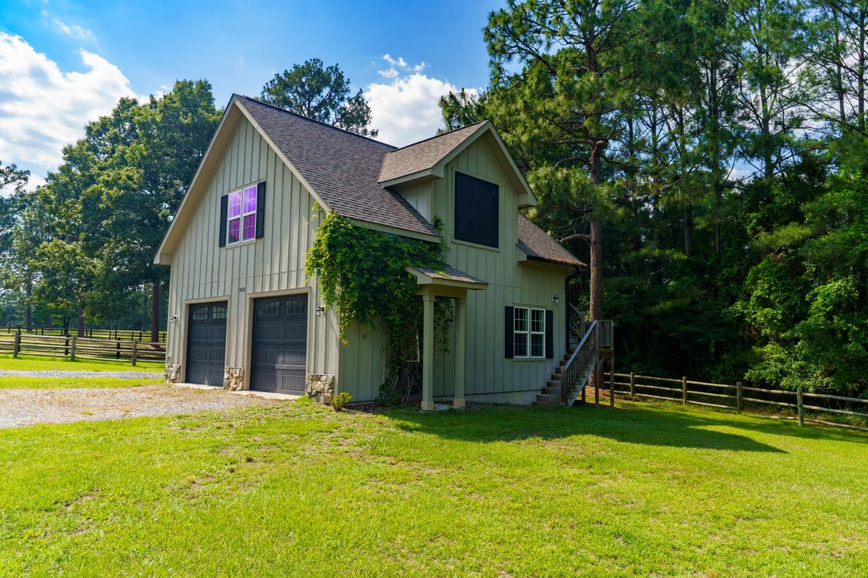 Exceptional Equestrian Estate on Over 11.4 Private Acres - photo 4