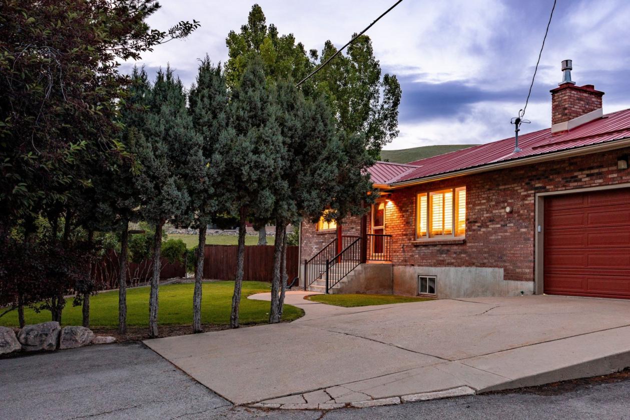 Incredibly Well-Maintained Horse Property - photo 6
