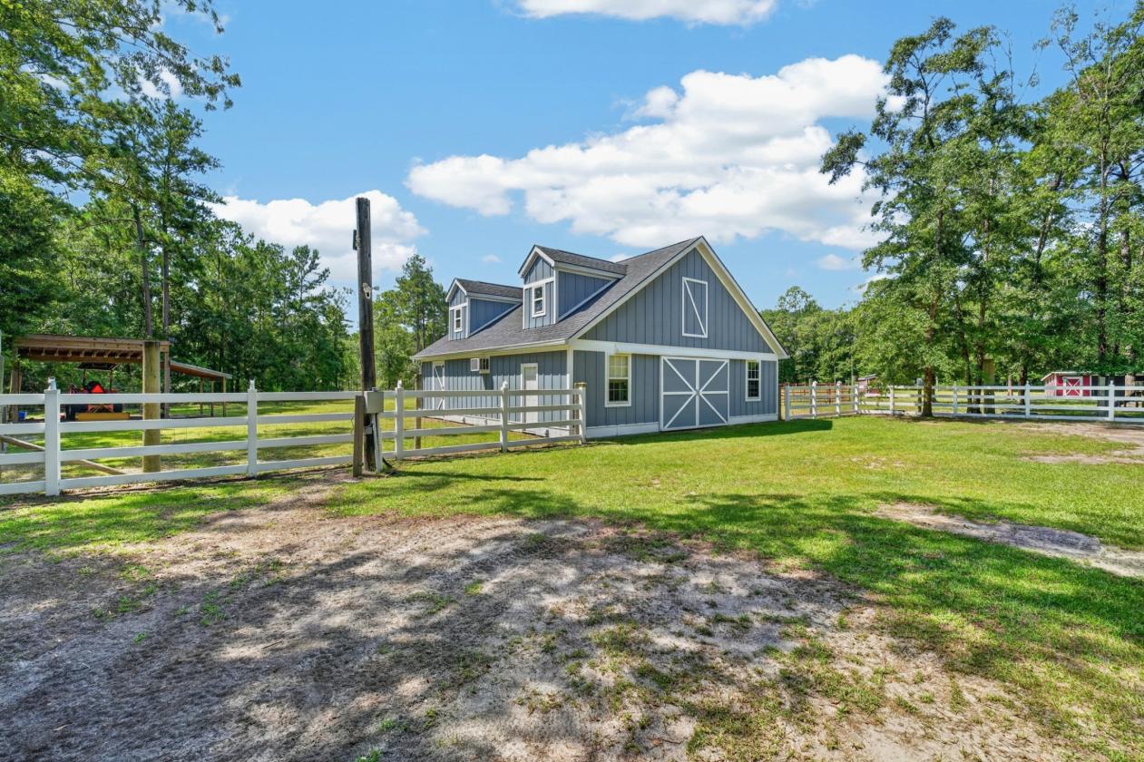 Welcome to Sunshine Ranch, a horse haven - photo 21