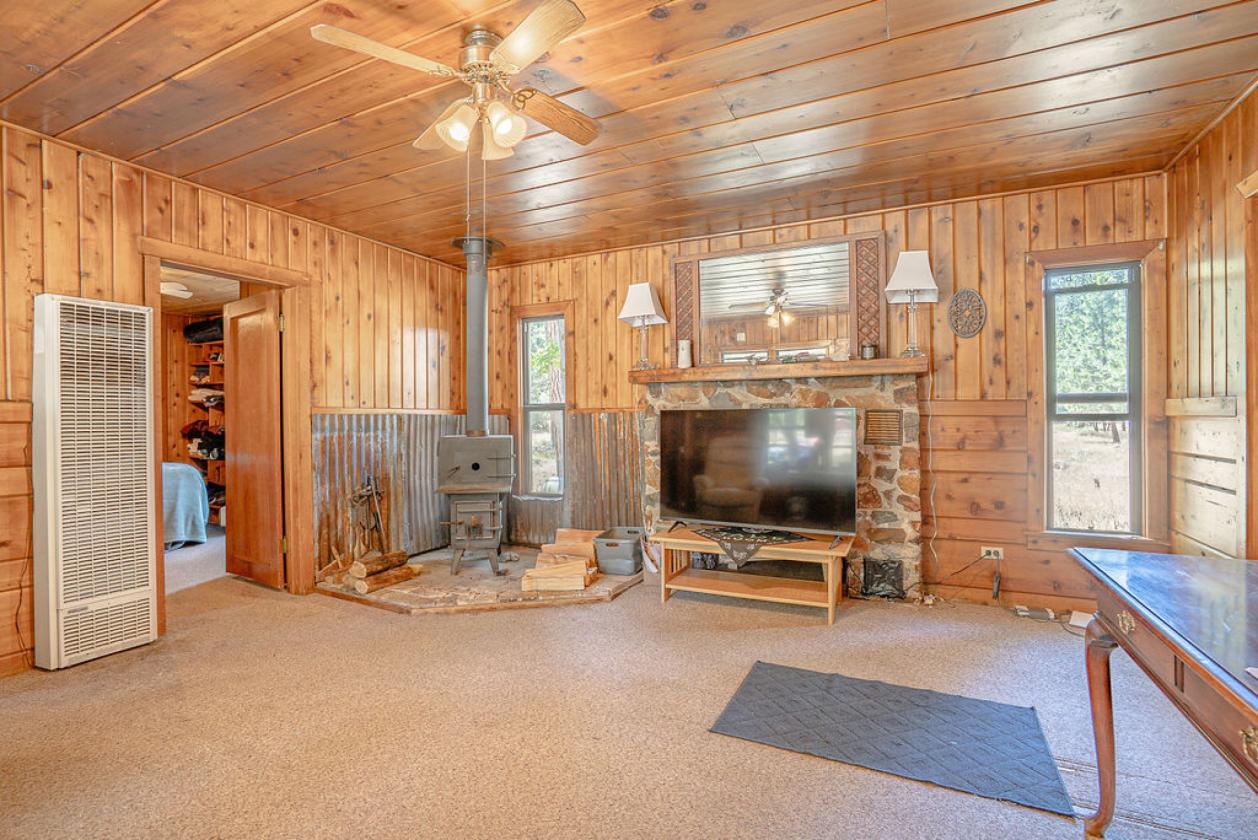 5 Cabins, Pond and Creek Frontage - photo 5
