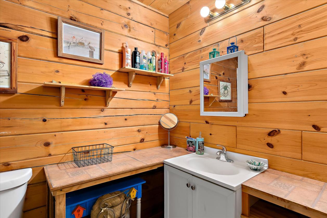 Custom Log Cabin on 9 Acres with 2 Horse Stalls - photo 15