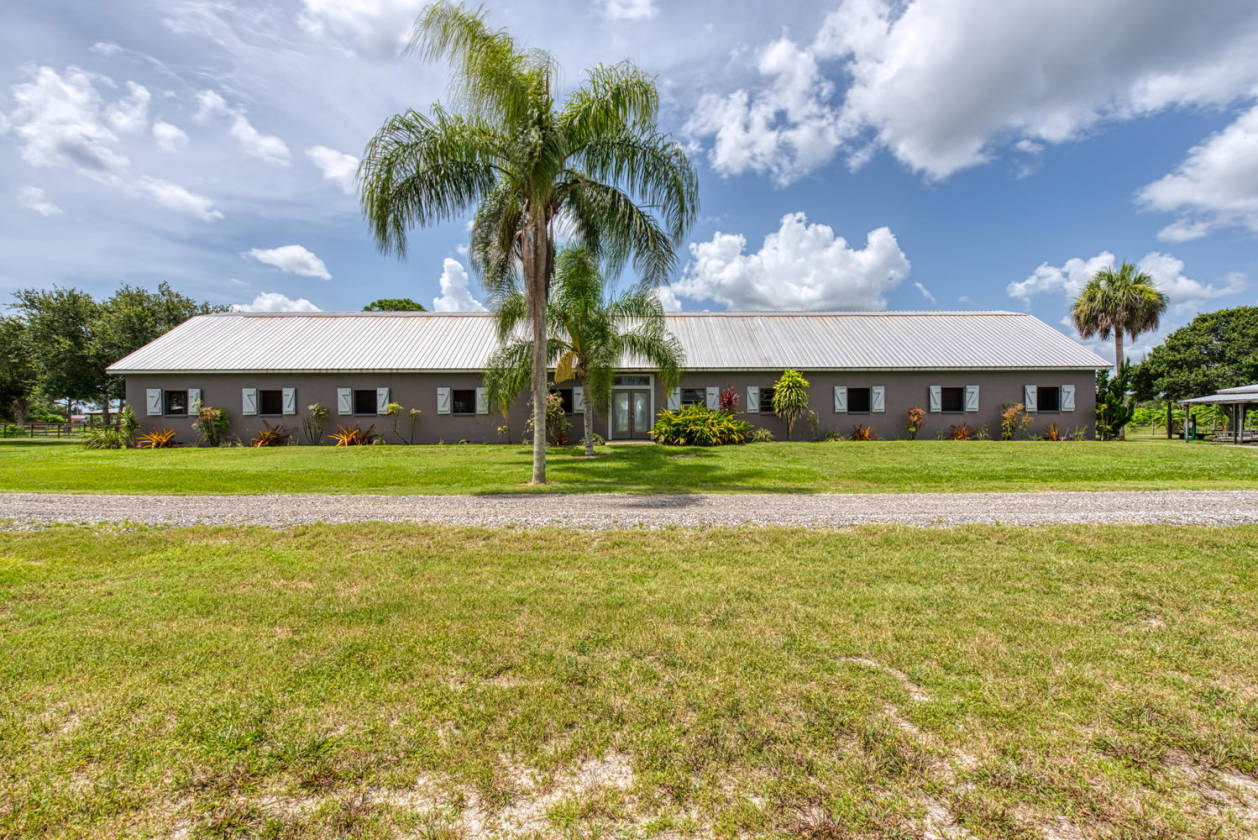Horse Boarding or Training Facility just north of Vero Beach