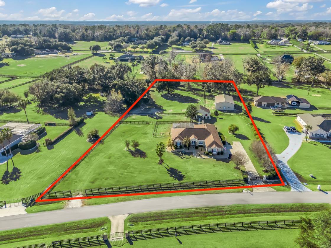 Horse Property for sale.