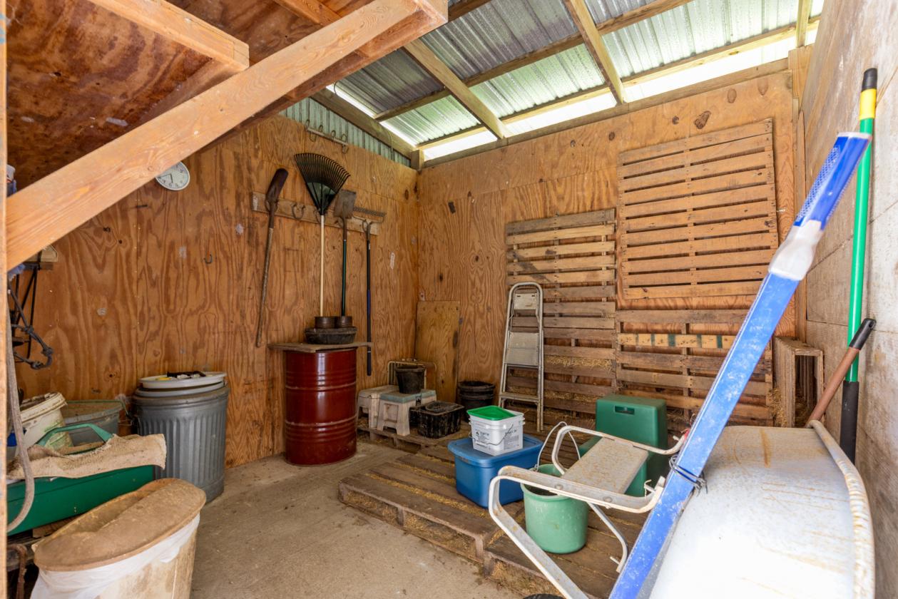 20 ACRE EQUESTRIAN PARADISE WITH NO HOA - photo 15