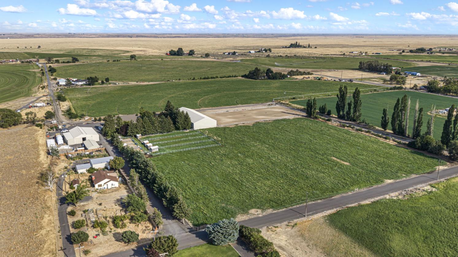 CENTRAL WASHINGTON EQUESTRIAN ESTATE - photo 2