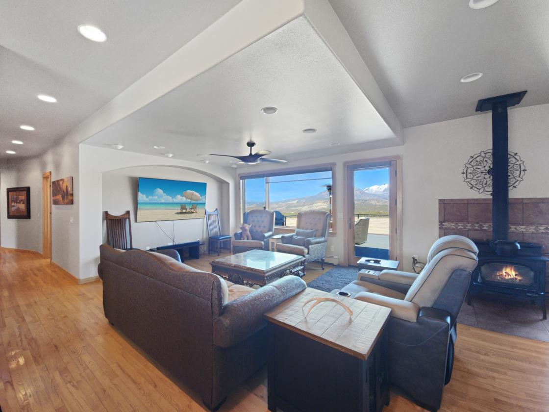 North Fork Valley Gem with Views and Privacy - photo 4