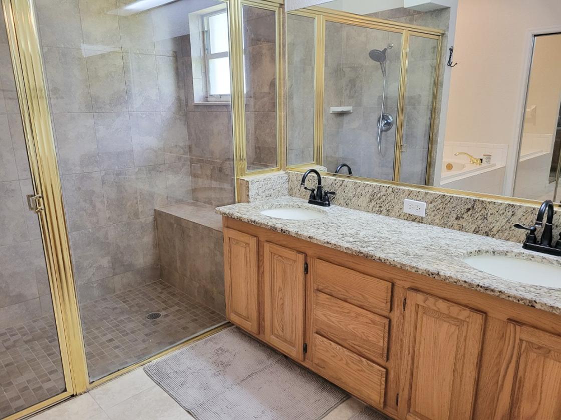 Looking for Old Florida vibes with modern amenities - photo 17