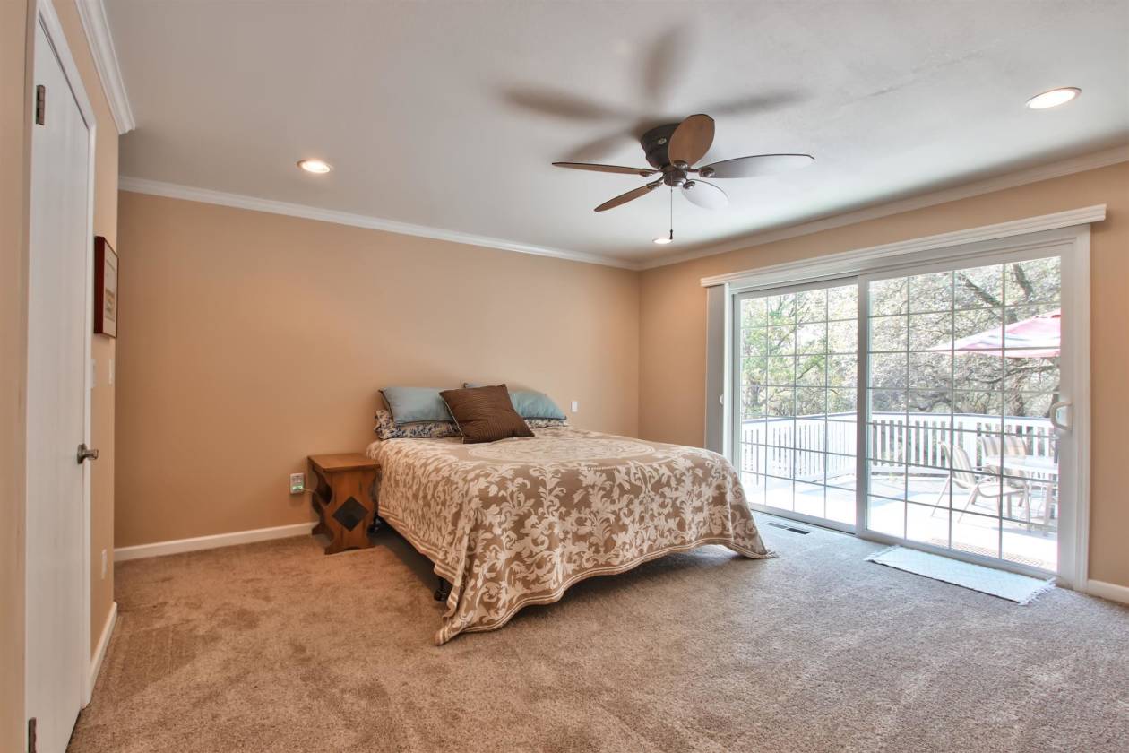 Beautiful Horse property with updated home and close to trails and town