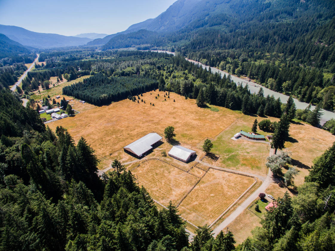 Little Cayuse Ranch on the Cowlitz River with view of... Randle