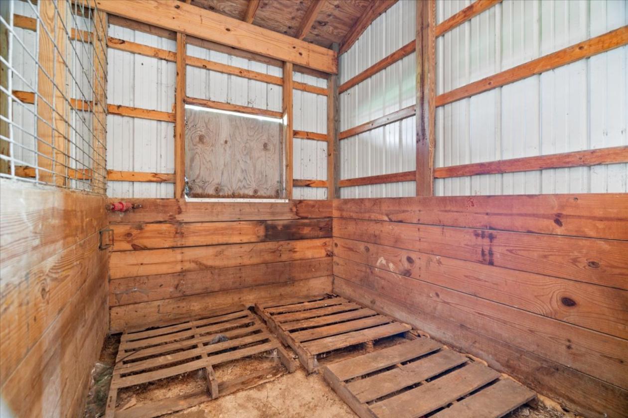 Horse Property Auction: 9.82± Acres, Two Barns - photo 6