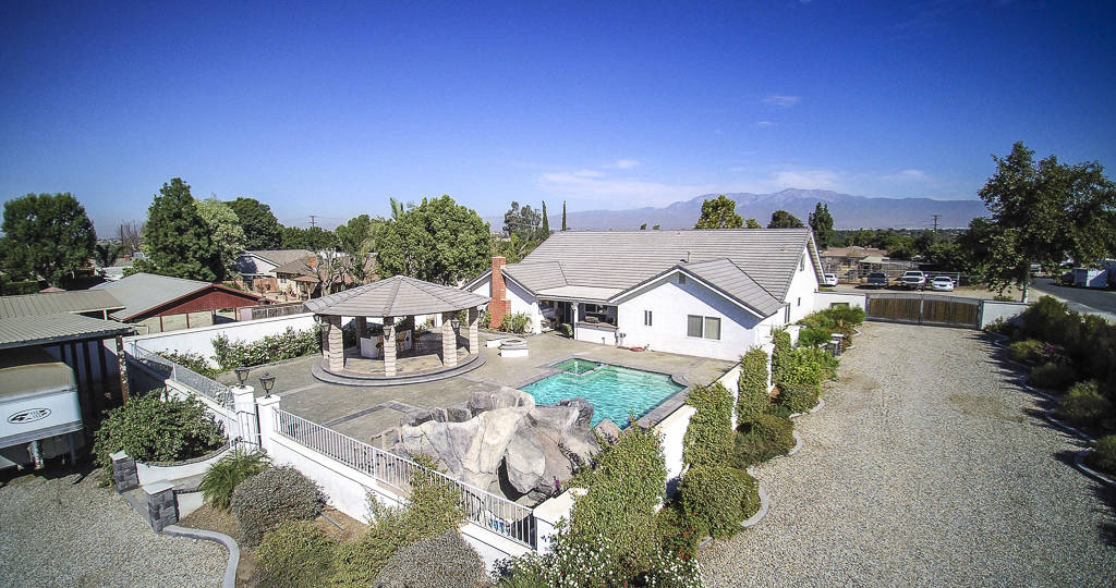 Beautiful horse property on 1.81 acres located in Horse Town USA Norco, Riverside County