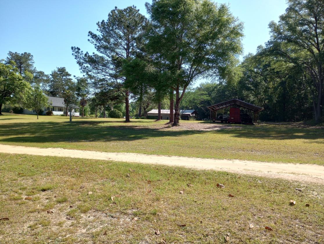 6+ Acres on Golf Course, 2 Barns, 1 House, NO HOA - photo 7