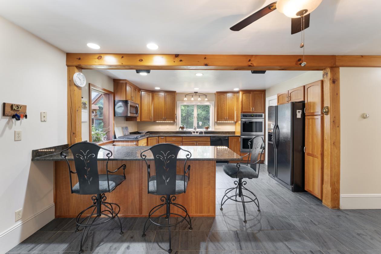 Exceptional Colonial with 2-Stall Barn on 6.22 Acres - photo 7