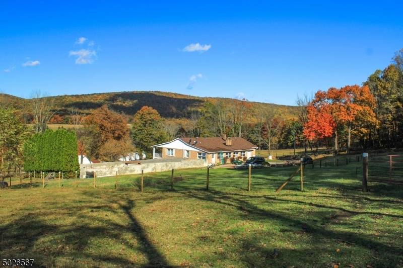 Horse Property with Gorgeous Views and Ranch home with In-law... | Port ...