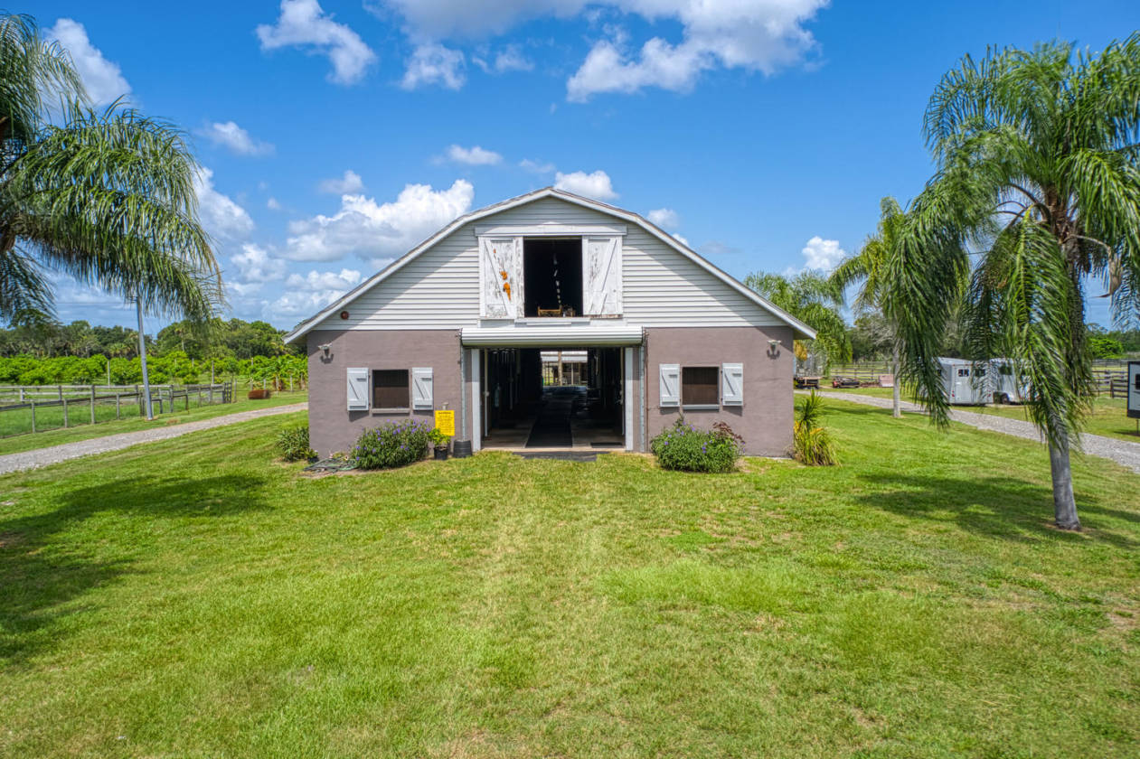 Horse Boarding or Training Facility just north of Vero Beach