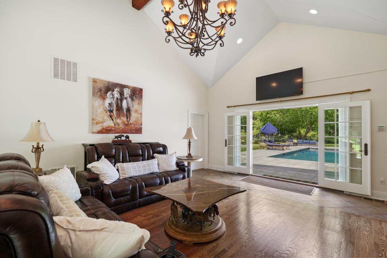 Elegant North Salem Horse Country Estate - photo 20