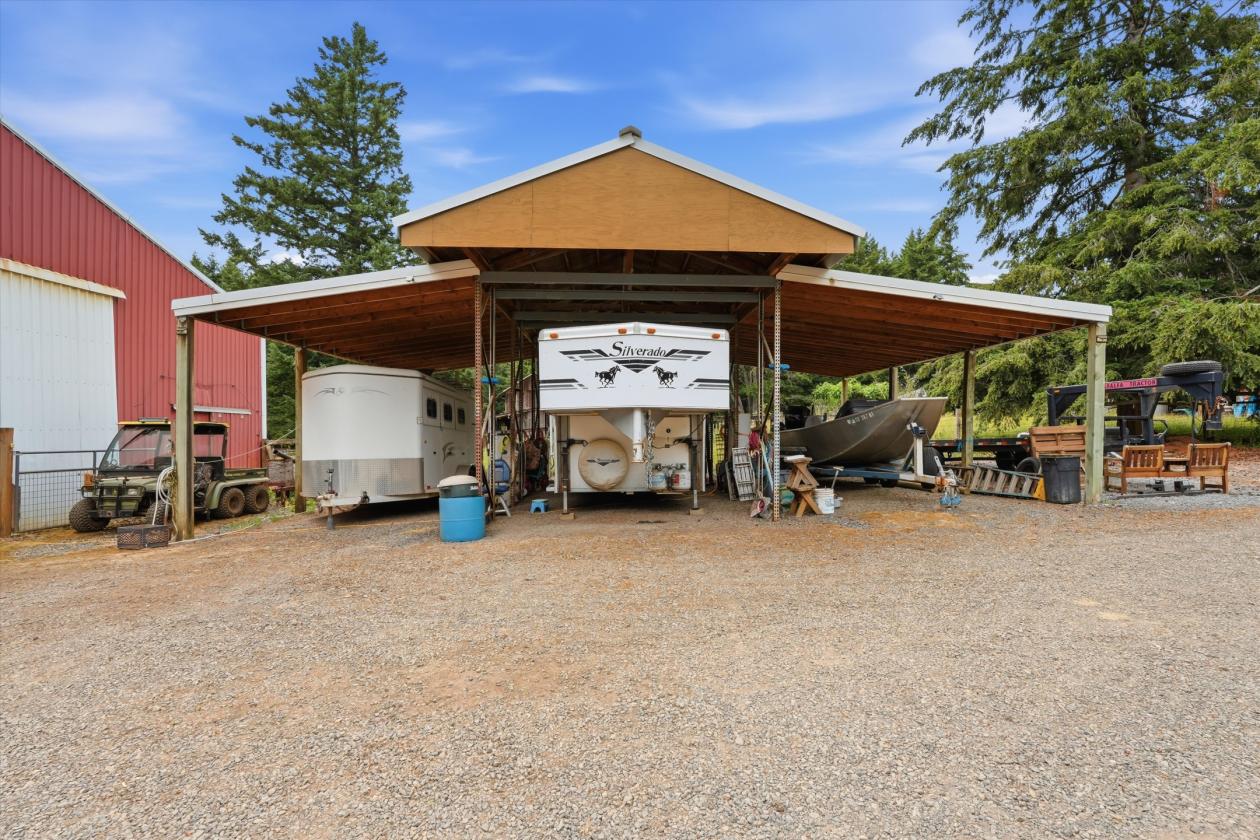 9.11 Acres with 8 Stall barn & Indoor Arena! - photo 20