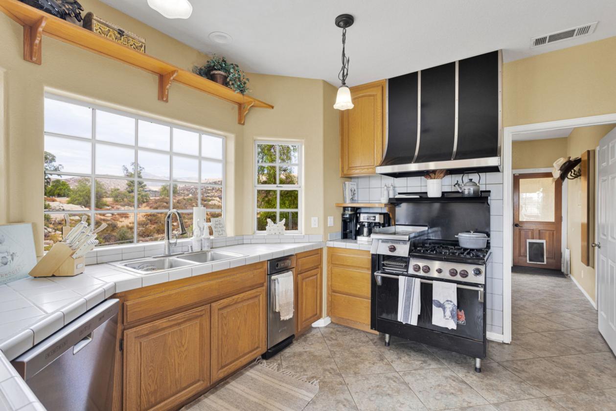 Equestrian Estate Near Wine Country - photo 8