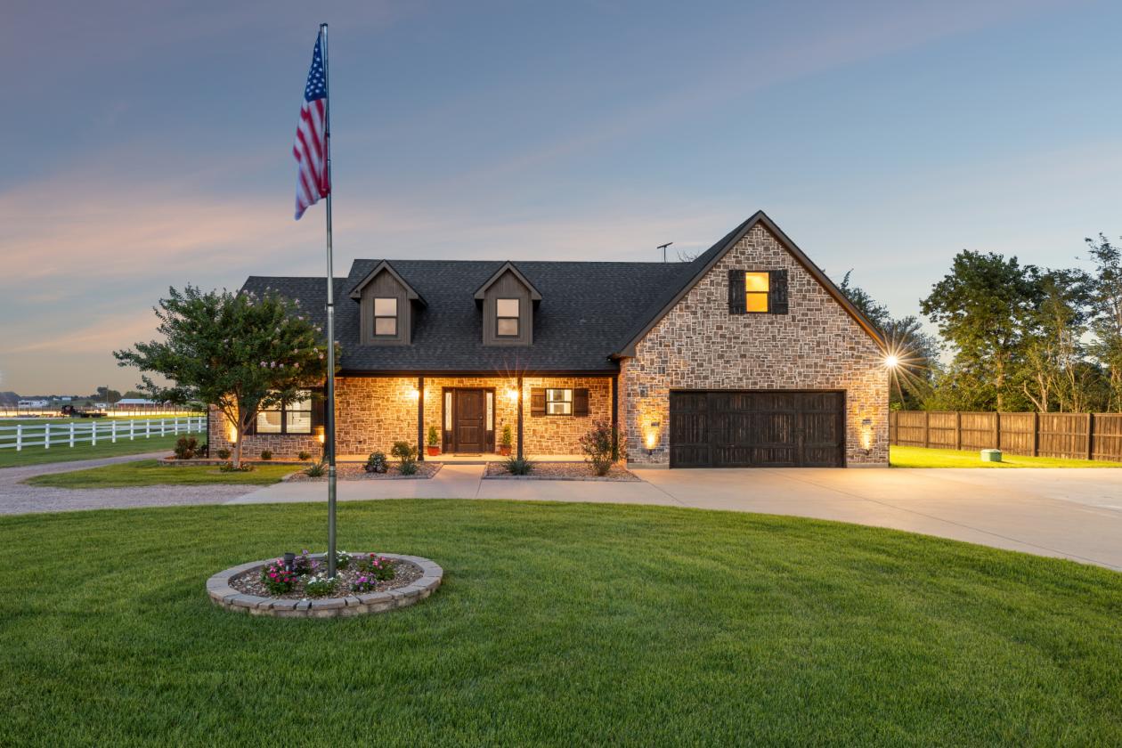 exceptional 12-acre equestrian estate - photo 2