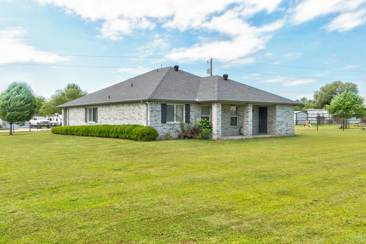 Producing Horse Property & Training Facility Outside FORT WORTH