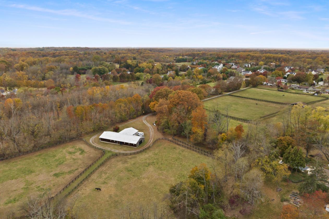 17+ PICTURESQUE ACRES WITH 2 BARNS & HOUSE - photo 9