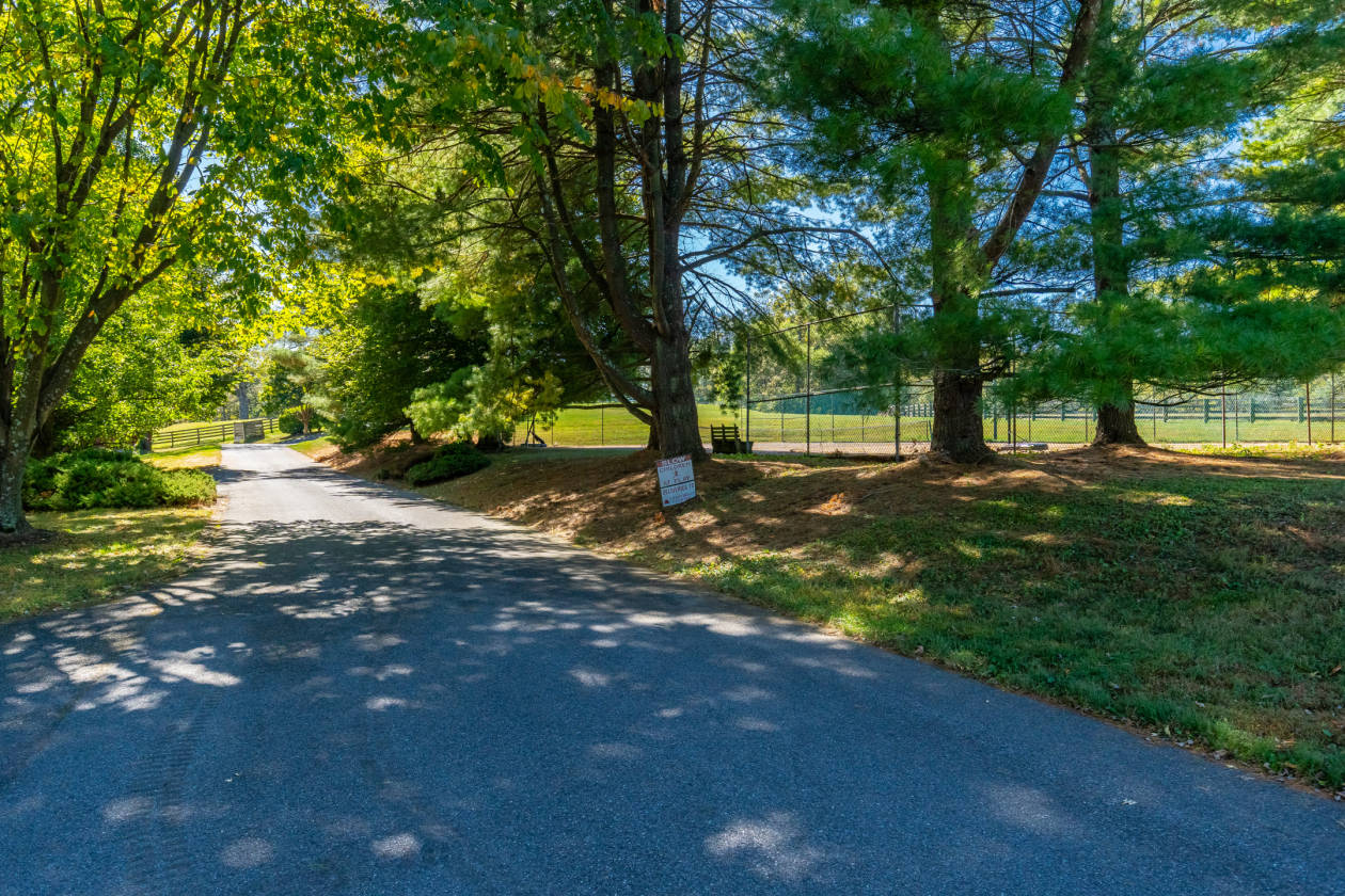 EQUESTRIAN ESTATE for sale Westminster, Carroll County, Maryland