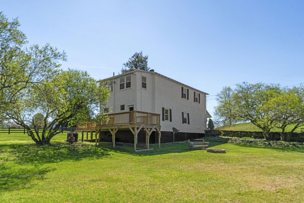 Equestrian Dream: Arenas, Homes & Charm - photo 15