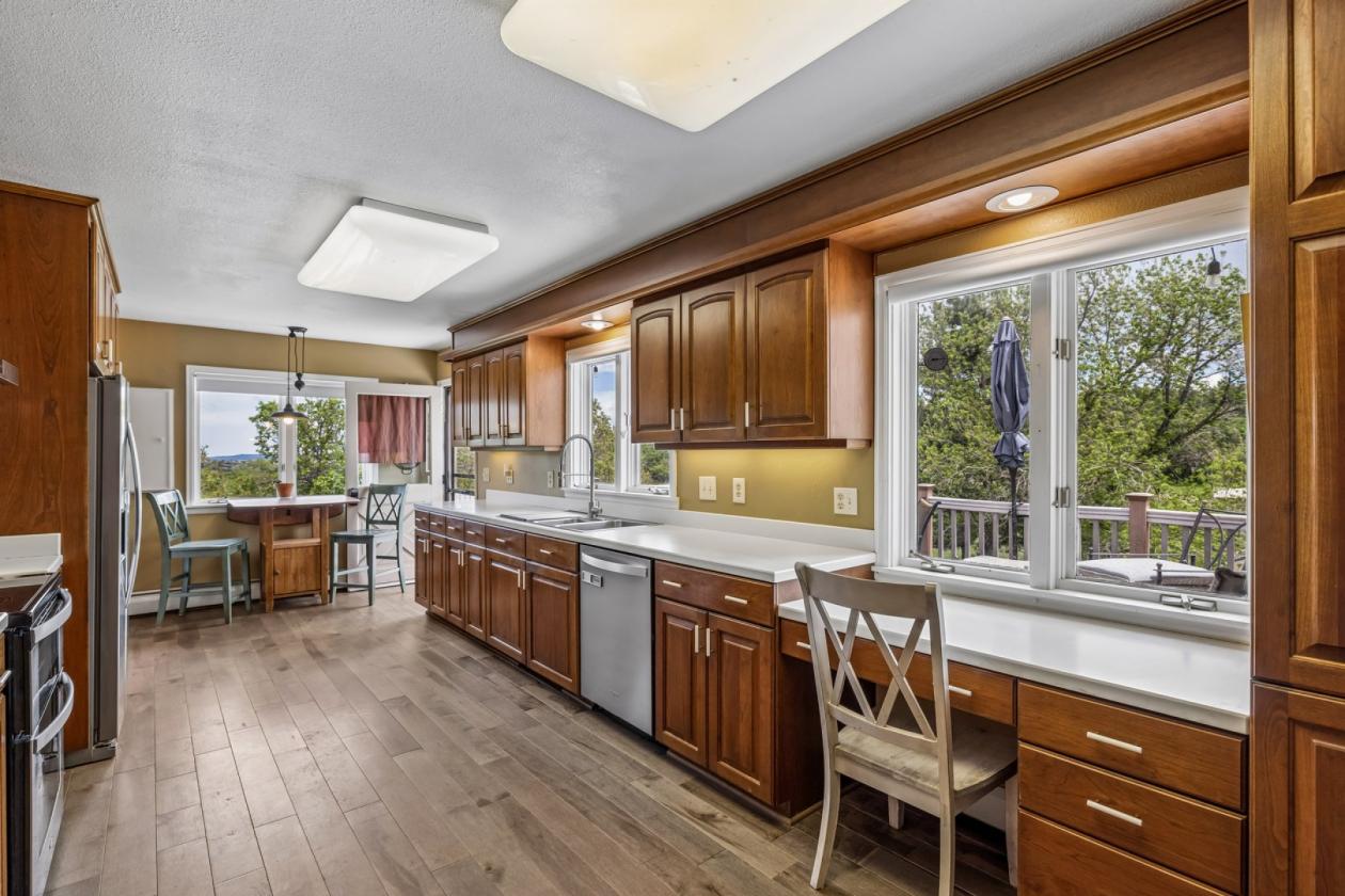 Country living at its finest - photo 9