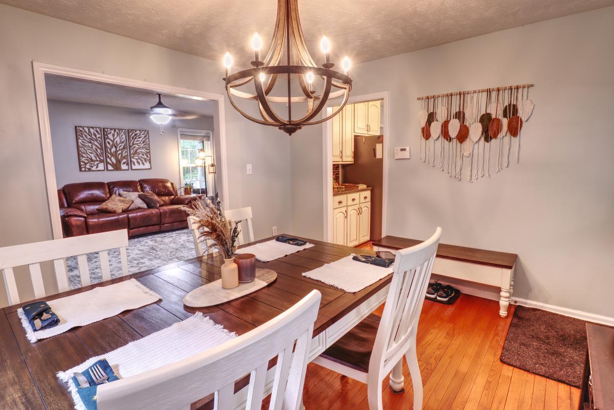 Turnkey Country Retreat on 8 Private Acres - photo 6